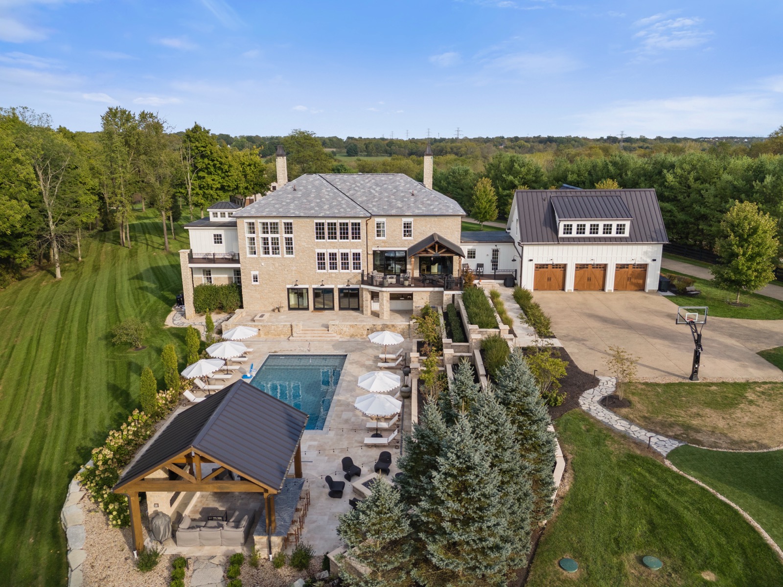 Hardscapes – Residential Oudoor Living Space